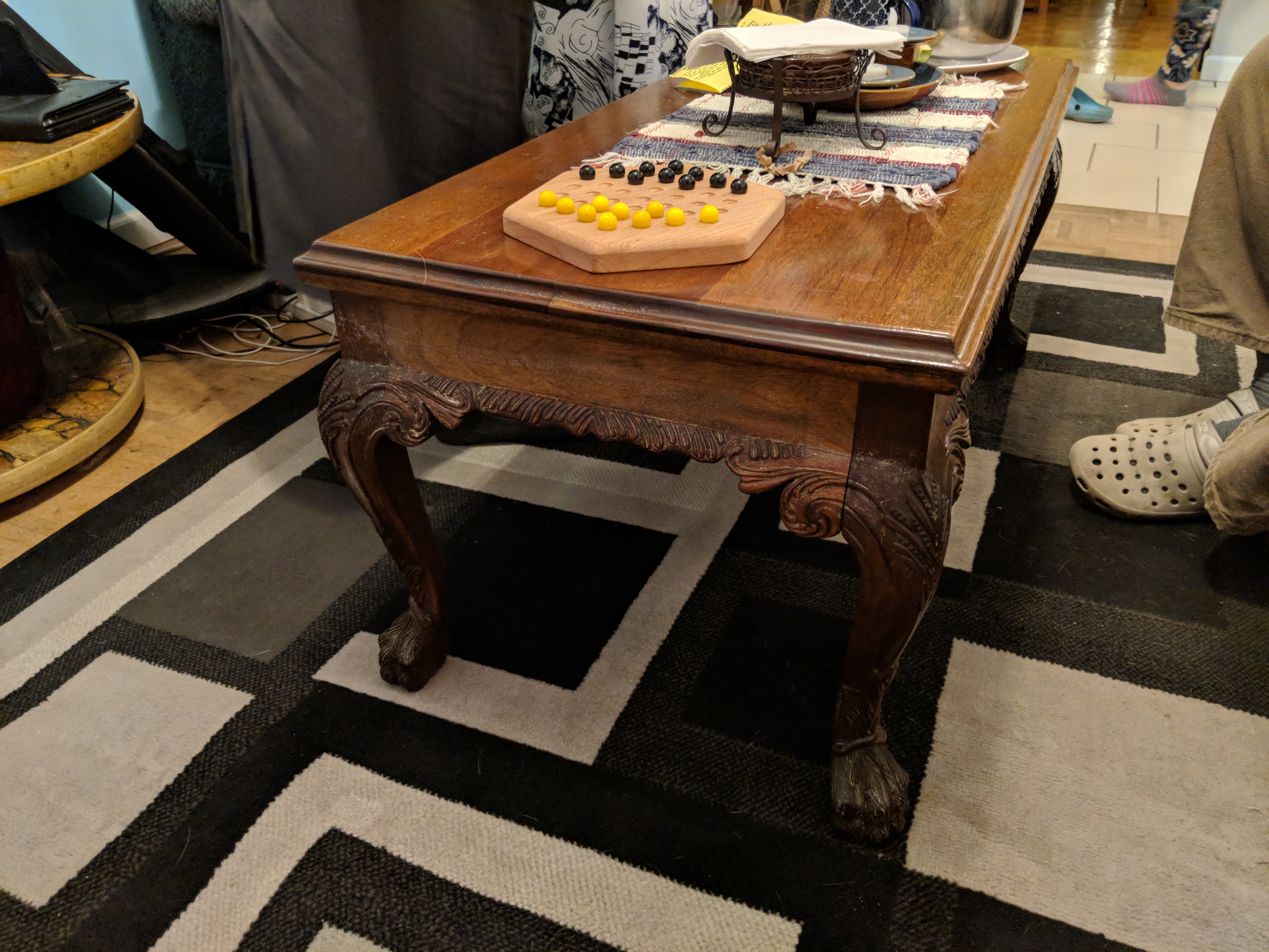 Wolf Paw Coffee Table 01.jpg